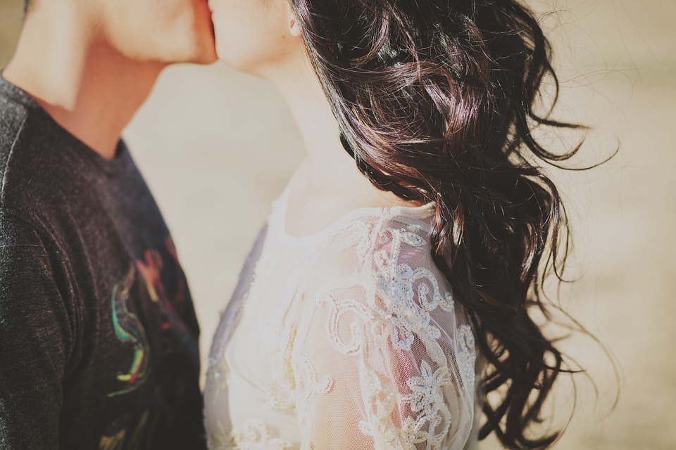 young-couple-1031642_960_720
