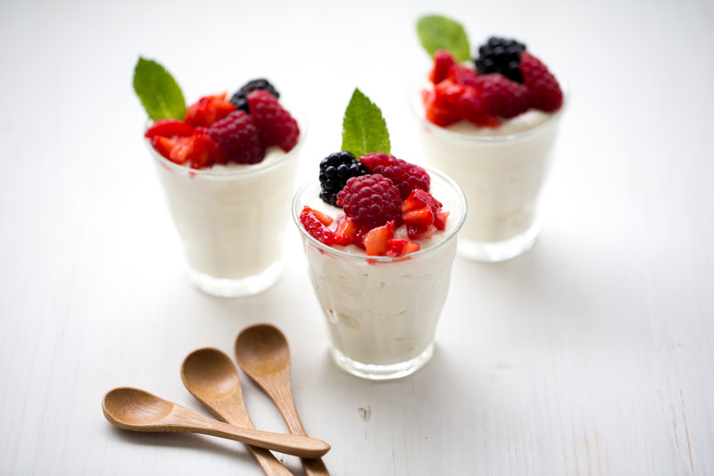 FHA-Mousse-de-fromage-blanc-aux-fruits-rouges-et-amandes-27062014-1739.jpg-800